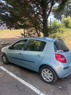 Clio 3 accidenté