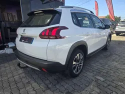 Peugeot 2008 1.2 puretech allure eat6