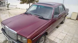 Mercedes-Benz 240 W123