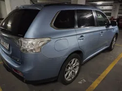 MITSUBISHI Outlander PHEV Kaiteki 4WD