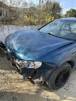 Nissan Almera 2001