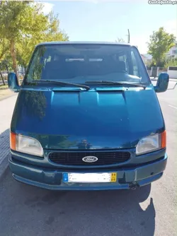 Ford Transit 7 lugares como nova