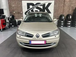 Renault Megane 1.6 16v 110ch Carminat BVA