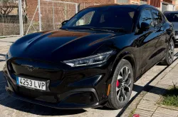 FORD Mustang Mach-E AWD Rango extendido