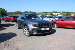 Jeep AVENGER ALTITUDE 100 CV 1L2 TURBO BOITE 6V CAMÉRA GRAND GPS 3D BLUETOOTH AUDIO JBL ABS