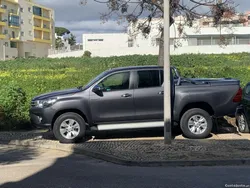 Toyota Hilux Tracker