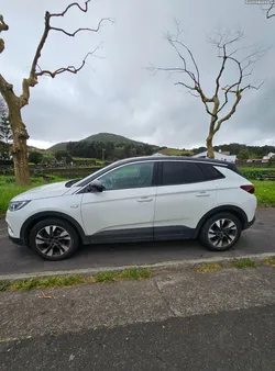 Opel Grandland X 1.2T 130 cv Design