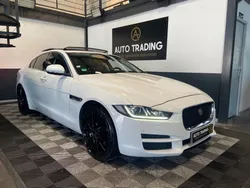 JAGUAR XE XE 2.0 D - 180 ch BVA Pure - TOIT OUVRANT - CAMERA DE RECUL - SIEGES ELECTRIQUES