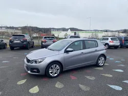 Peugeot 308 II phase II 1.5 BlueHdi 130cv Business année 03/2019 125900 km