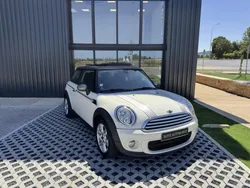 MINI MINI Cooper D 1.6 D R56 - 112 ch - Toit Ouvrant - Bluetooth - Clim Auto - Sièges Chauffants
