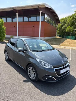 Peugeot 208 Allure 1.6 bluehdi 100 / Apple CarPlay / Android Auto