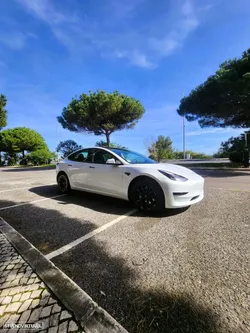 Tesla Model 3 Tração Traseira