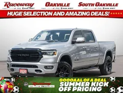 Dodge RAM 1500 Laramie Night Edition 5.7 V8 HEMI 395 ch – Harman Kardon – Level 2 – TVA récupérable