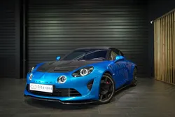 Alpine A110R / 1.8L 300ch – 2024 / TVA / 1ÈRE MAIN FR / GARANTIE ALPINE / BLEU ALPINE / CARBONE / FOCAL / SABELT