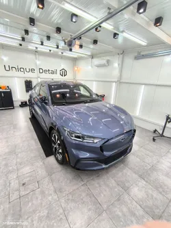 Ford Mustang Mach-E AWD PREMIUM