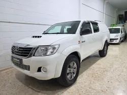 TOYOTA Hilux 2.5D-4D Cabina Doble VX 4x4