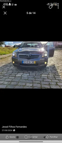 Toyota Avensis Carro