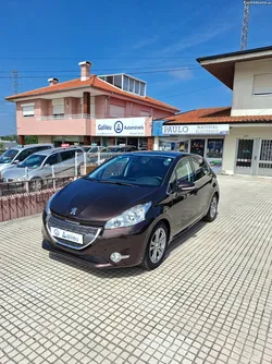 Peugeot 208 1.6 HDi Allure AUTO.