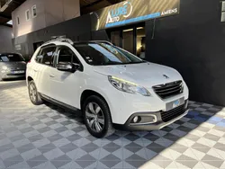 PEUGEOT 2008 1.2i PureTech 82 Allure - Toit panoramique + système son JBL