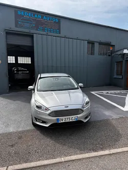 FORD Focus III Hatchback Phase 2 2.0 TDCI PowerShift 150 cv Boîte auto