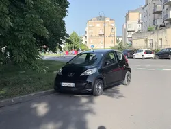 Peugeot 107 1.0i VVTi 68 Pack Clim Boite Automatique Moteur à Chaine TOYOTA Jeune Permis CT Vierge