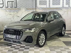 Audi Q3 35 TDI 150ch Business line S tronic 7 , Sièges chauffants / Caméra - Led d'ambiance