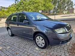 Skoda Fabia 1.2i A/C Impecável