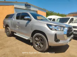 Toyota hilux d-4d 2l8 204ch année 2023 bvm6 hard top 4 portes/places attelage *faible kilimométrage* garantie constructeur