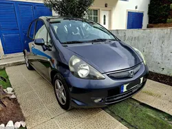 Honda Jazz COOL AC com sensores de estacionamento