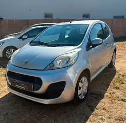 PEUGEOT 107 1.0 i 68 CV ANNEE 2013 KM. 136000 GARANTIE