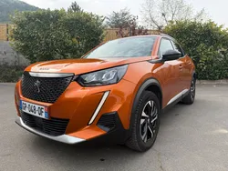Peugeot 2008 PHII HDI 100ch Bv6m Allure .1 ère main. Caméra GPS Semi Cuir 76620 kms