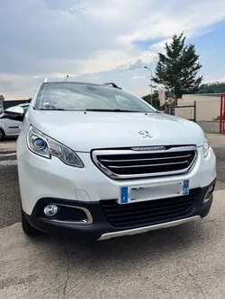 Peugeot 2008 1.2 110 ch série FELINE TITANE kit distri ok