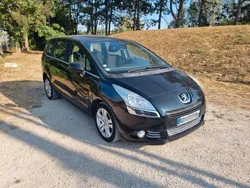 Peugeot 5008 1.6 HDI 110ch 7 places