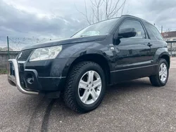4x4 Suzuki Grand Vitara 1l9 ddis 129 cv 3 portes 4 roues motrices