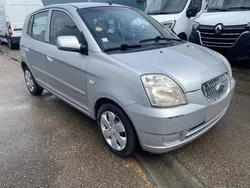 Kia Picanto petite voiture berline 5 places