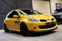 Renault Clio III RS F1 Team R27