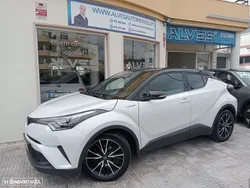 Toyota C-HR 1.8 Hybrid Square Collection
