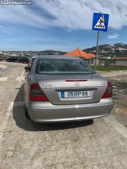 Mercedes-Benz E 270 SEDAN