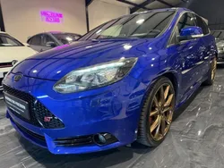 Ford Focus ST 2.0 EcoBoost 250 ch / Recaro Bi-Xénon Sony Jantes 19"