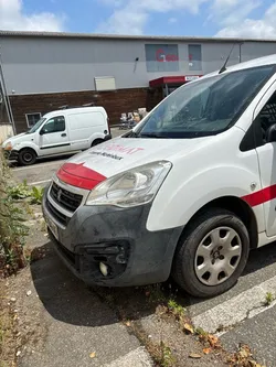 Peugeot Partner 1.6 BlueHDi 100 Pro – 3 places – Clim – 115 000 km – 2018