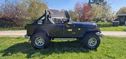 JEEP CJ7 V8 304 CI modèle rare avec belle rénovation