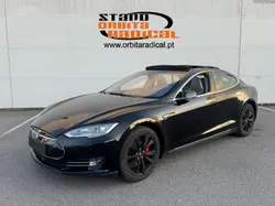 Tesla Model S 85