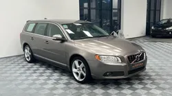 Volvo V70 BREAK MOMENTUM 205 ch BVA - INTÉRIEUR CUIR SYSTÈME DE NAVIGATION RADARS STATIONNEMENT S...