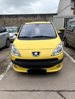 PEUGEOT 1007 1.4 i 75cv boite pilotée de 2005 67632km