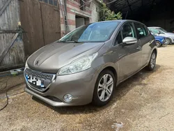 PEUGEOT 208 Allure 1.2 VTi 82ch BVM5