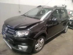Dacia Sandero Stepway salvado