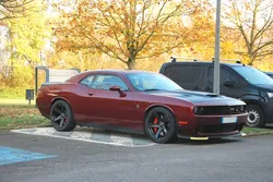 Dodge challenger hellcat 707cv