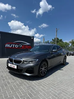 BMW Série 3 330i 184ch | Sièges chauffants• Caméra • Toit ouvrant