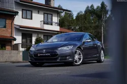Tesla Model S 85D