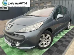 Peugeot 2071.6 HDi 90 Pemium Pack